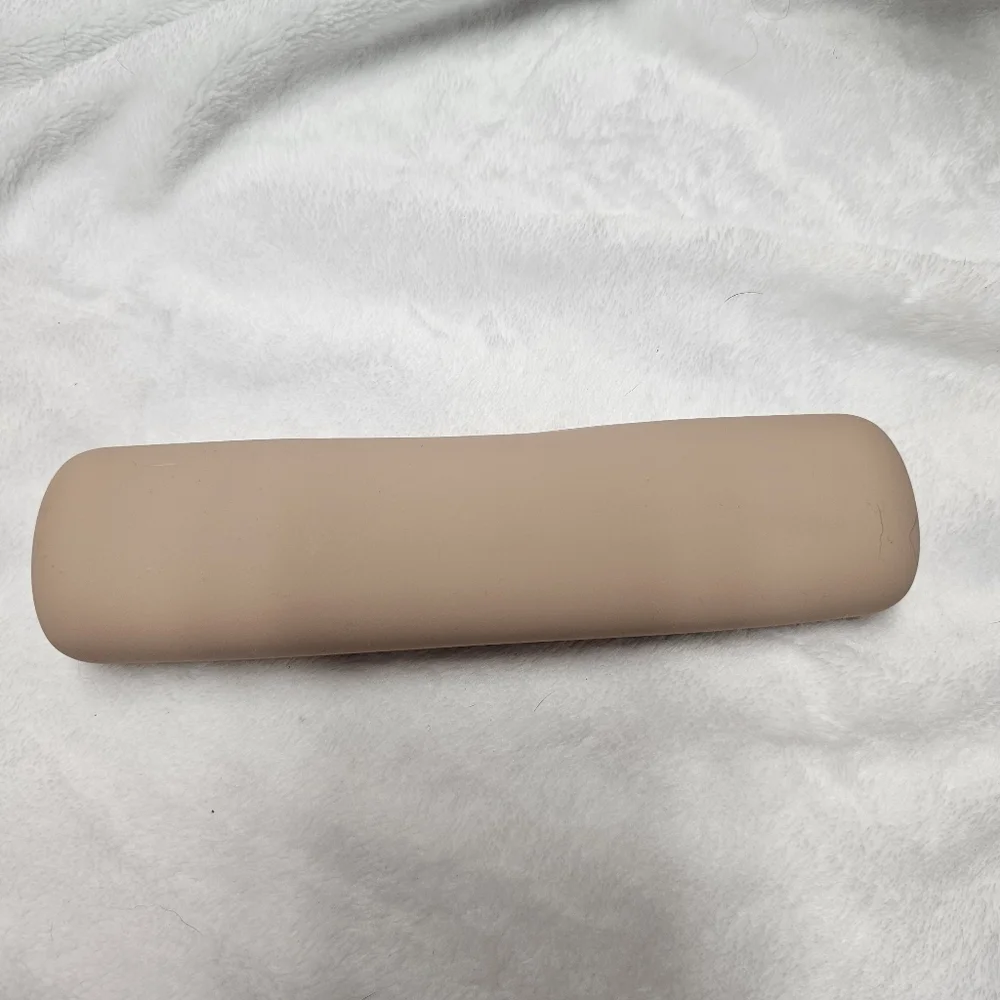 NWOT Magnetic Makeup Brush Holder